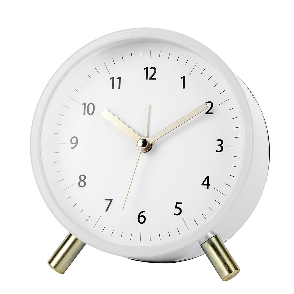 

4 Inch Silent Alarm Clock, No Ticking Minimalist Desk Clock with Night Light, Battery Powered for Bedroom Office белый