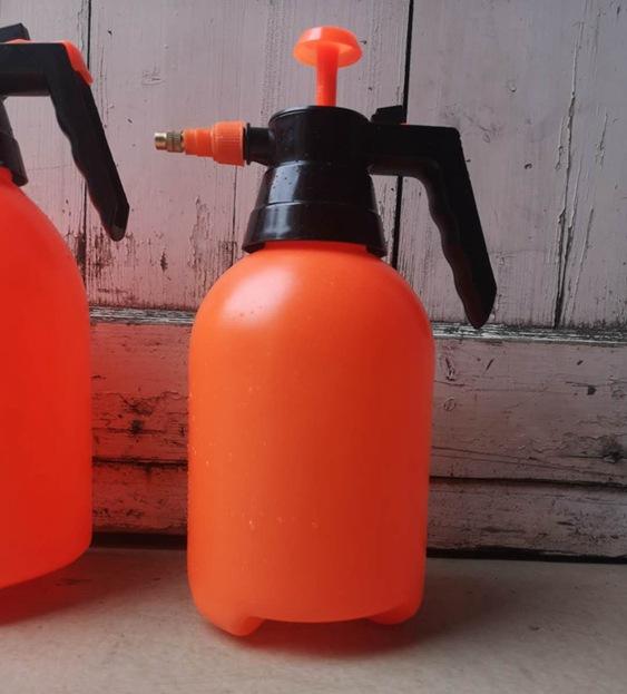 1PC 2L Handheld Air Pressure Watering Kettle Plastic Watering Kettle Gardening Supplies