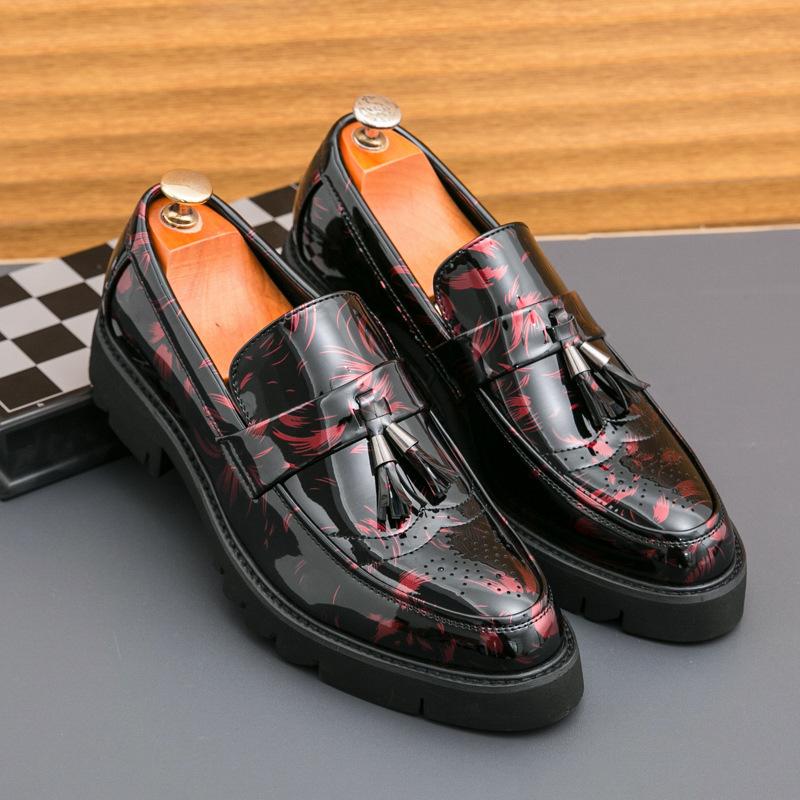 

Мужские кожаные туфли большого размера 2025 весна и осень новые мужские лакированные туфли с бахромой мужские туфли 46 ретро британские свадебные туфли 38