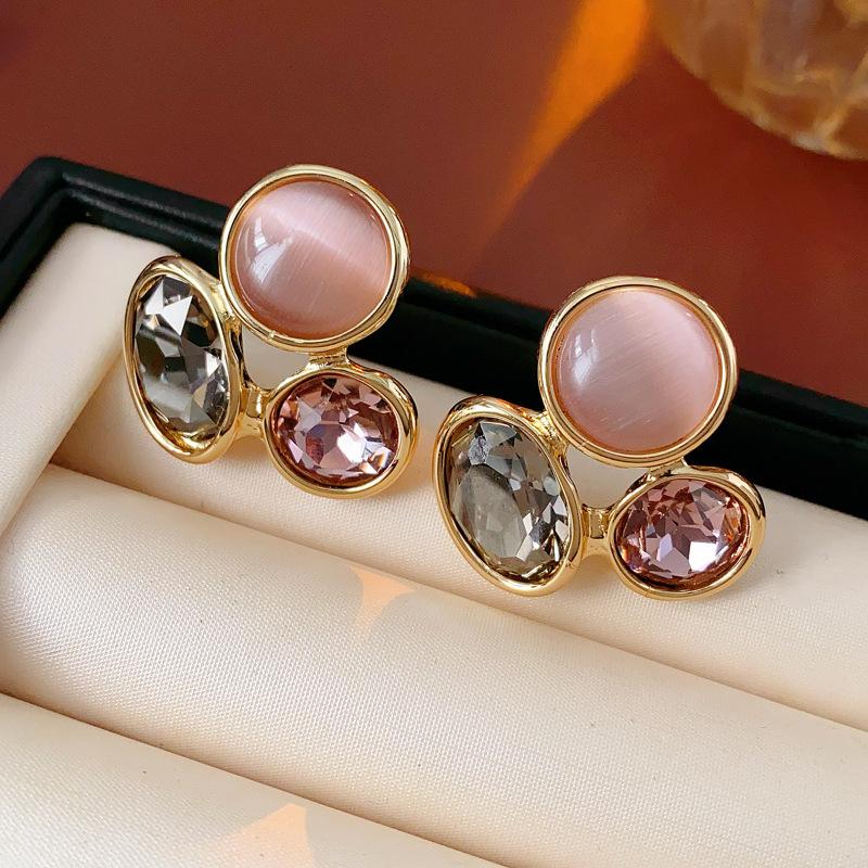 Silver Needle Diamond Round Stud Earrings Court Style Light Luxury Exquisite Earrings Design Sense Niche Earrings