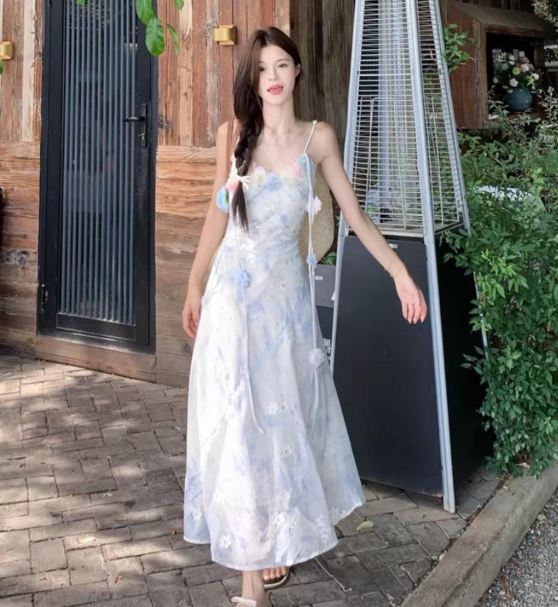 Elegant 3D Floral Camisole Dress: Women's Fall 2026 Mesh Skirt with Waist-Cinching Design