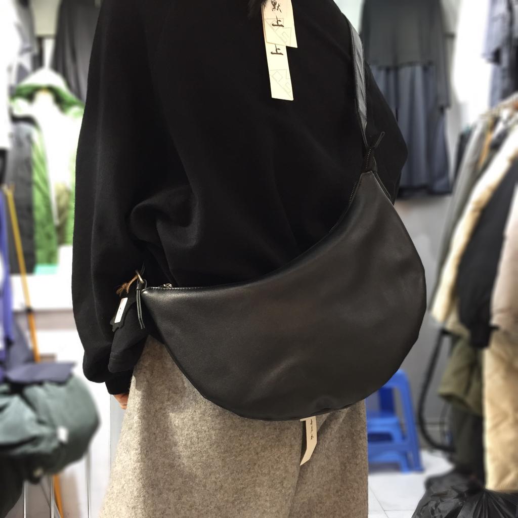2025 Women's Bag Leather Top Layer Handmade Women's Shoulder Chest Crossbody Luxury Brand Women's Moon Designer Luxury Bag