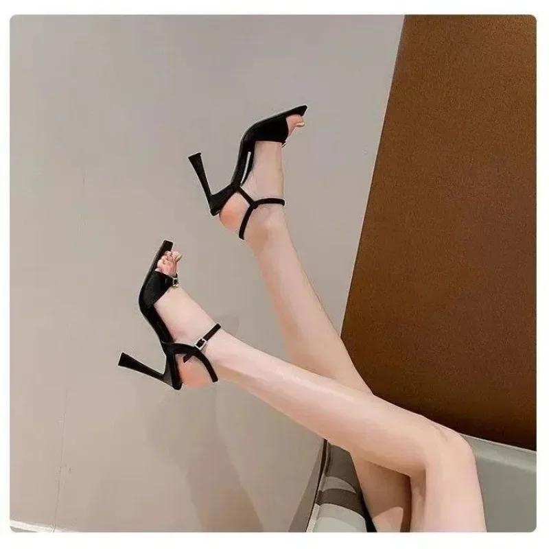 Fashion Design Buckle Strap Modern Womens Sandals Fashion Summer High Heels Sexy Peep Toe Nightclub Stripper Shoes Wedding Shoes Bride