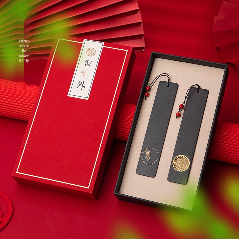 Engraved Wooden Bookmark: Elegant Chinese Palace Museum Design in Gift Box
