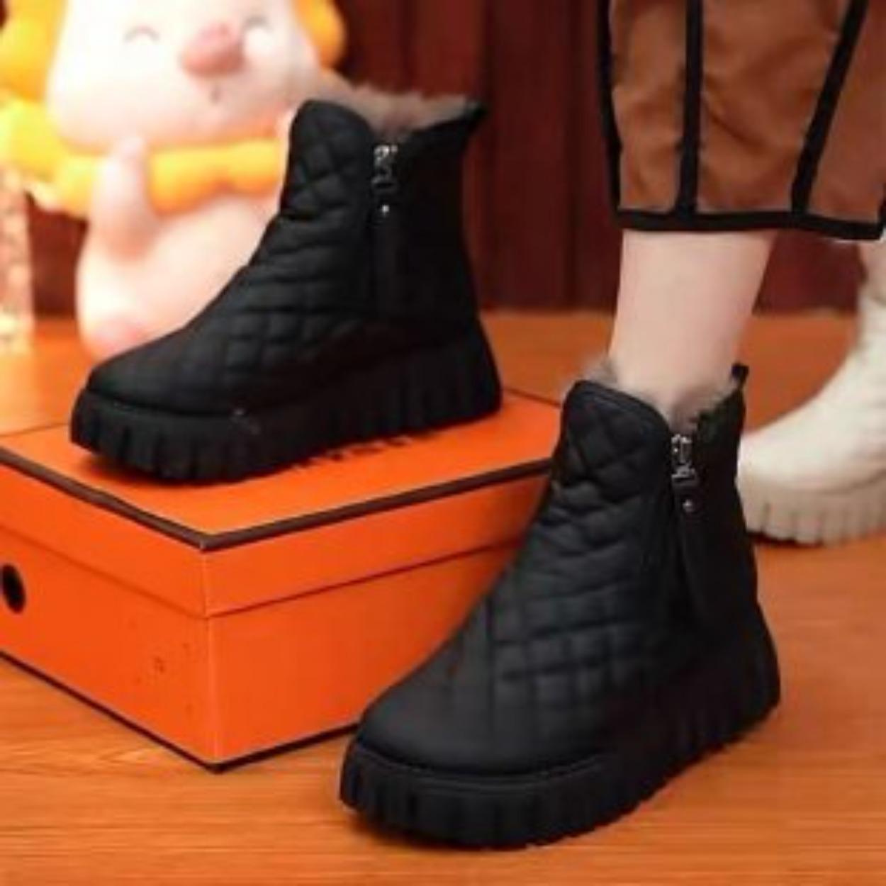 

Зимние круглого носка Северо-восточные сноубутсы женские боковая молния толстая подошва круглый носок бархатные черные хлопковые туфли 40 чёрный