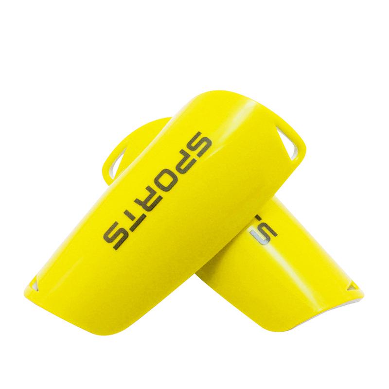 Atmungsaktive Schienbeinschoner-Ärmel im Taschenformat: Fußballsocken mit weichen Einsätzen für Erwachsene & Jugendliche.