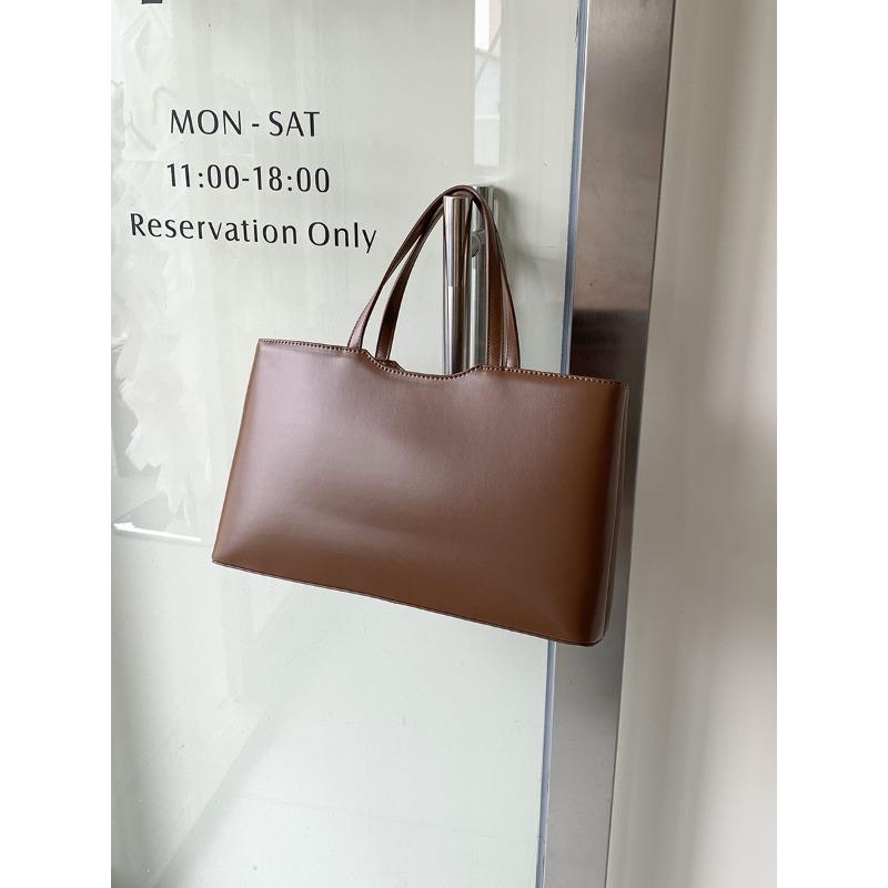 Ms. Feng Tote bag stiff three-dimensional large-capacity work handbag women's commuter bag