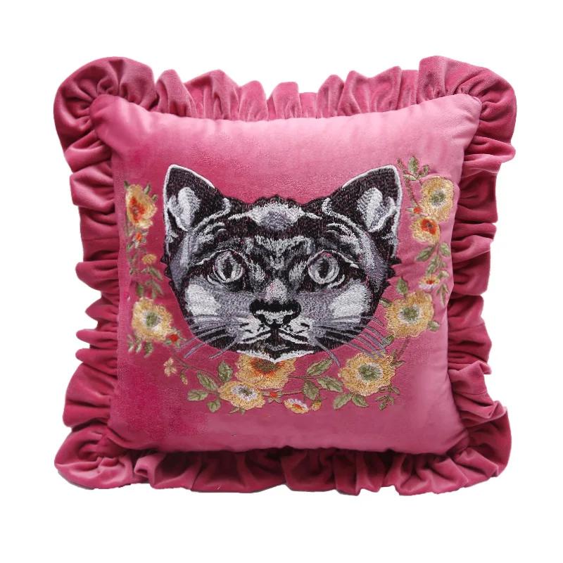 Medicci Home Vintage Cushion Cover Red Wine Velvet Plant Animals Honeybee Embroidery Throw Pillow Case Luxury Living Room Decor
