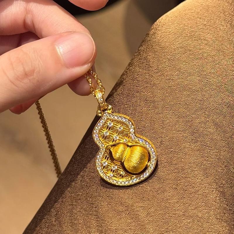 Vintage diamonds inlaid elegant hollow out gourd pendant necklace Chinese style brushed sweater chain banquet jewelry gift