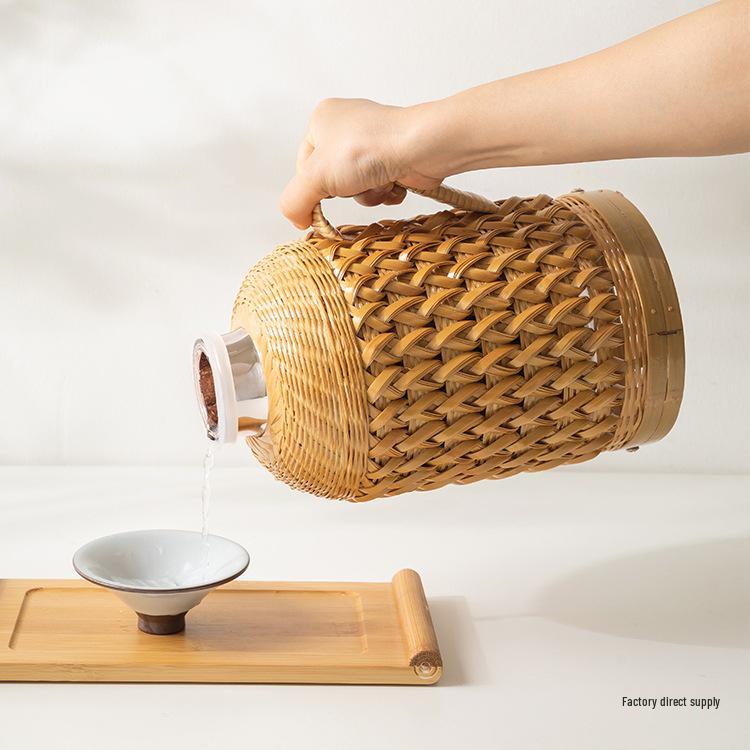 Bamboo Rattan Hot Water Bottle & Retro Thermos for Winter Tea Gatherings