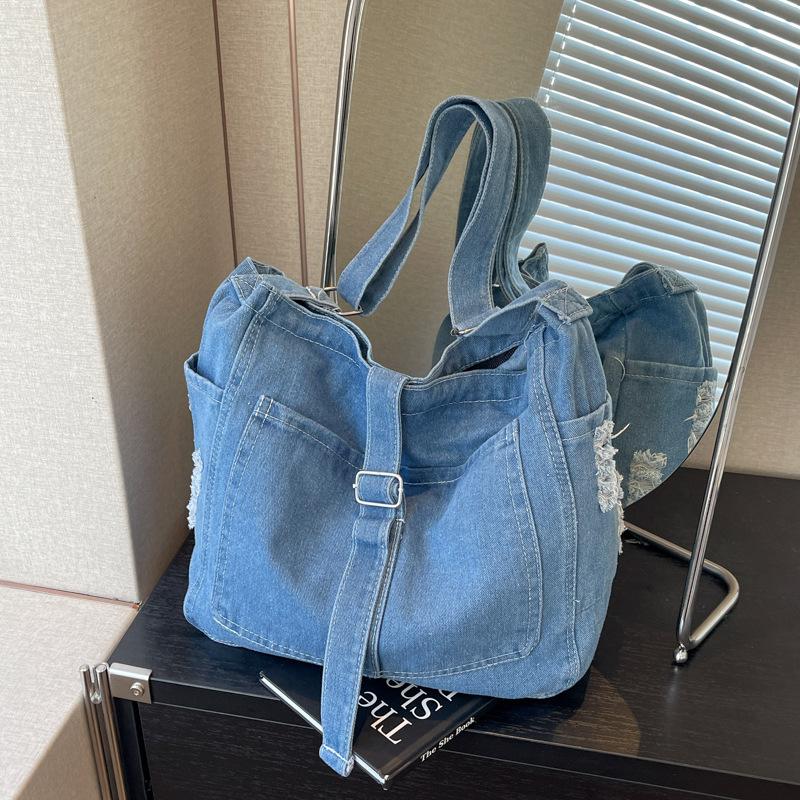 

Корейская версия повседневной сумки-багета большой вместимости, женская сумка 2025, новая простая джинсовая сумка, модная сумка-мессенджер через плечо синий