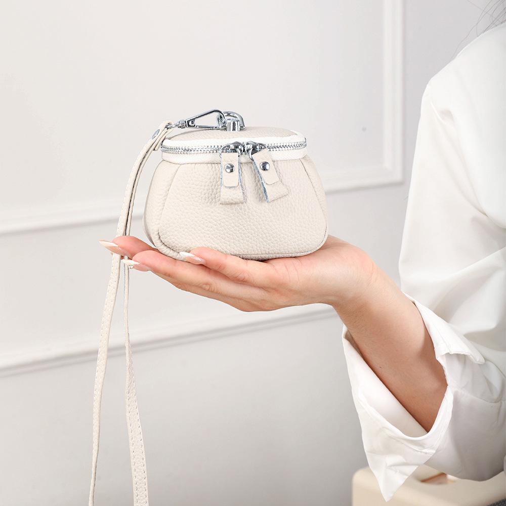 Compact Top-Grain Cowhide Coin Purse: Stylish Necklace Pouch for Lipstick, Makeup, or Earphones