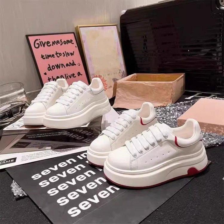 Love thick-soled spring new height-increasing and thin casual sports leather board shoes