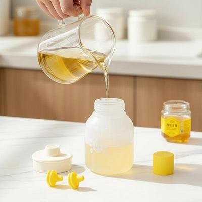 1/2Pcs Food Grade Kitchen Oil Squeeze Dispenser Refillable Sauce Container for Home Cooking Picnic BBQ Use