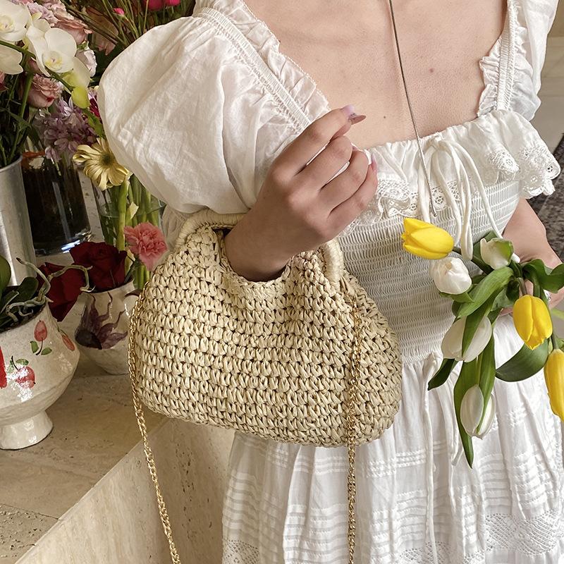 Yogodlns Retro Woven Clutch Bags for Women Straw Shell Chain Handbag Messenger Bag Ladies Holiday Beach Eco-friendly Crossbody Bag