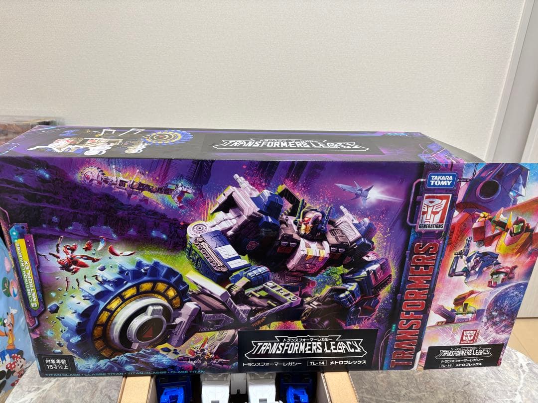 

[USED] TL-14 Metroplex/Megalo Convoy Transformers Legacy
