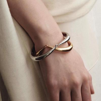 Punk Metal Smooth Arc Shaped Bracelet for Women European And American Personality Vintage Jewelry Daily Accessories
