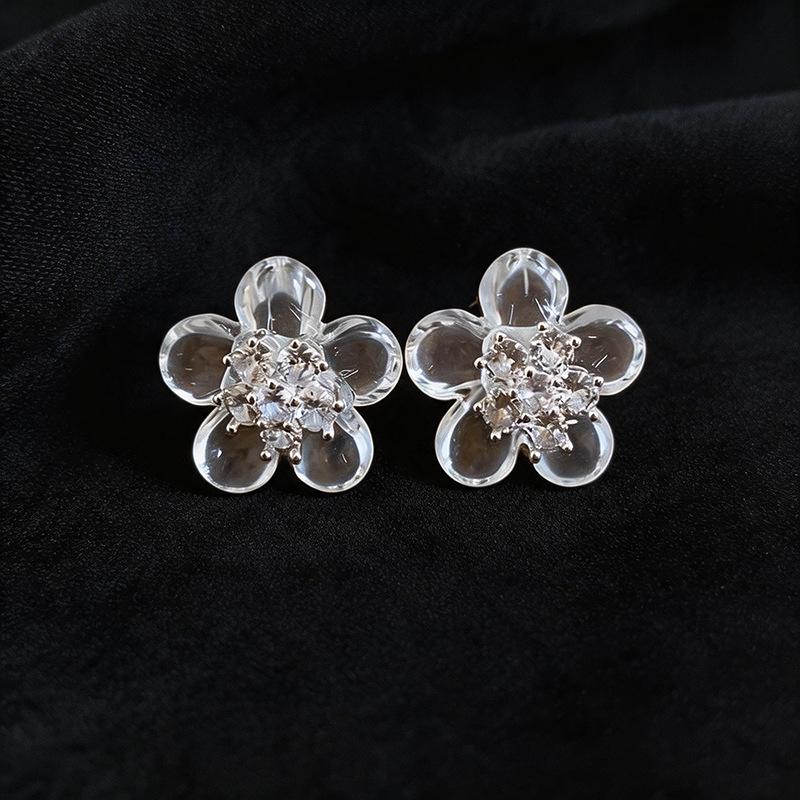 Super Fairy Silver Zircon Resin Flower Stud Earrings: Exquisite, Fashionable, and Versatile European and American Style