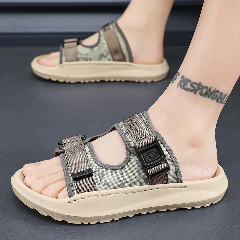 Mode Neuankömmling Herren Hausschuhe Leichtgewichtige Walking Halbschuhe Bequeme Herren Freizeit Halbschlappen Rutschfest Outdoor Herren Coole Sandalen