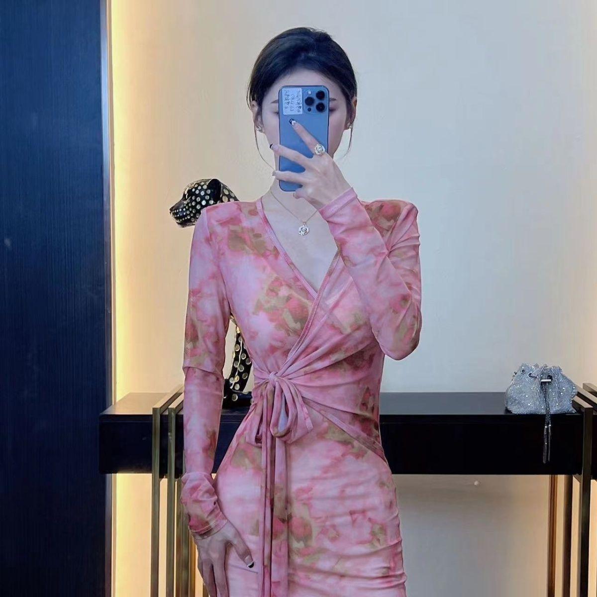 Elegant V-neck Lace-up Slim Fit Slit Dress with Cinched Waist Medium синий