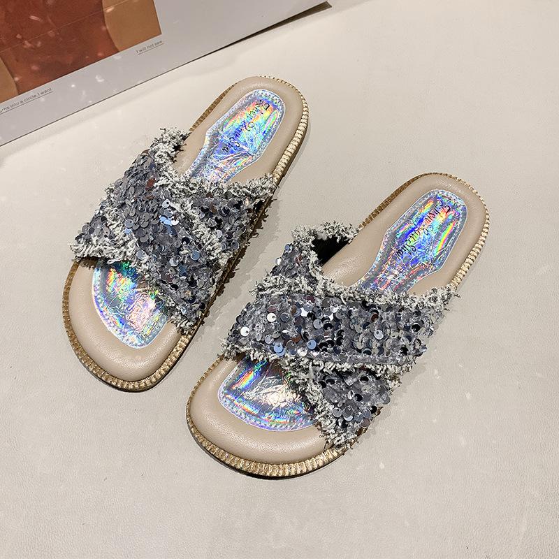 

Премиальные крутые тапочки женские летние 20255 новые сандалии для пляжа на плоской подошве модные крест-накрест повседневные шлепанцы 37 серебряный