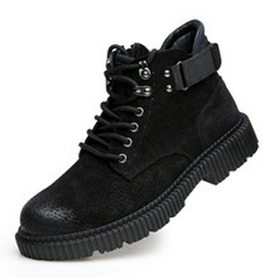Men's Winter Martin Boots: Trendy Genuine Leather, Plush Lining, Retro Thick-Soled Chelsea Design for Warmth and Comfort.