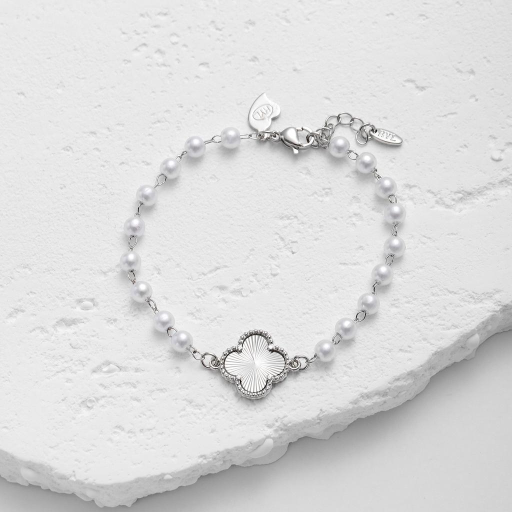 Four-leaf Clover Bracelet for Women Perfect for Best Friends Luxurious and Stylish A Sophisticated and Unique Women's Bracelet