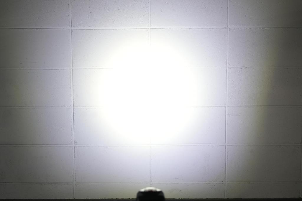 Fuji Lighting ZEXUS Rechargeable LED Light 420 Main LED Run Up To 18 ZX-R40 [Maximum Lumens, Time Hours, White/Bulb/Red LEDs]