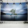 Tapiserie cu copac peisaj singuratic agățat pe perete Boemia antic, liniștit, lac, vrăjitorie, covoraș de masă, decor acasă
