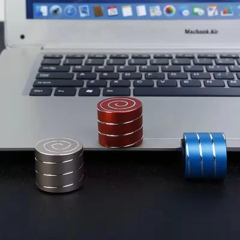 1 ks Dekompresní rotační kovový stolní cylindrický gyroskop Kancelářský stůl Fidget Dárek Optická iluze Plynulé prstové hračky
