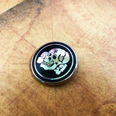 Broszka w kształcie czaszki, czarna okrągła odznaka, niemiecki retro medal pamiątkowy, odznaka na pierś, przypinka