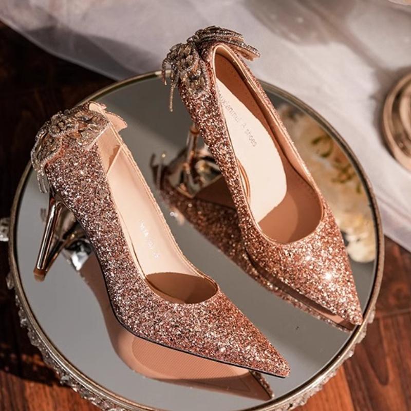 2025 Nové špičaté křišťálové motýlkové vysoké podpatky pro družičky, zásnubní boty, štíhlé podpatky, neunavující lodičky