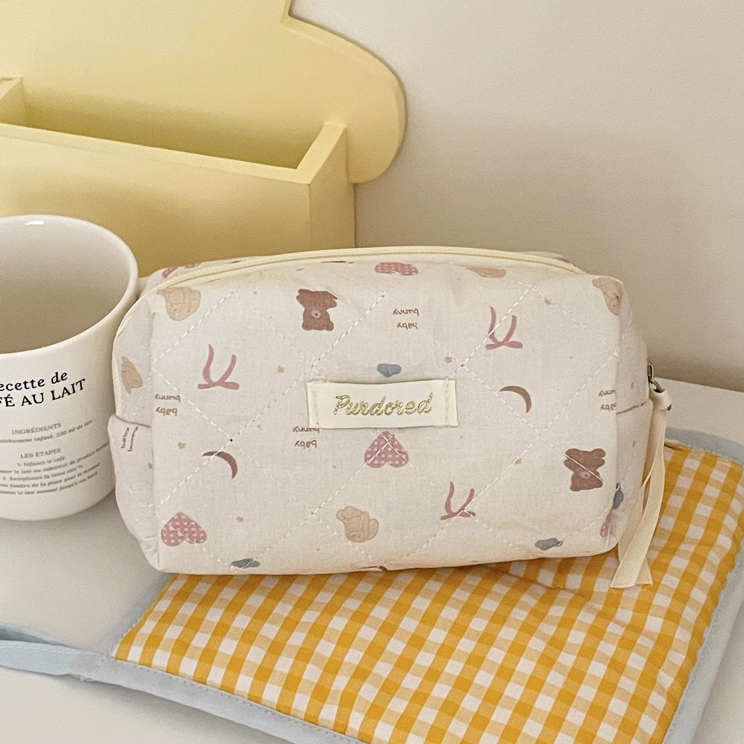 

Зарубежная стеганая косметичка и дорожная сумка «Бордовый медведь» - Супер милая, портативная и ручная для хранения