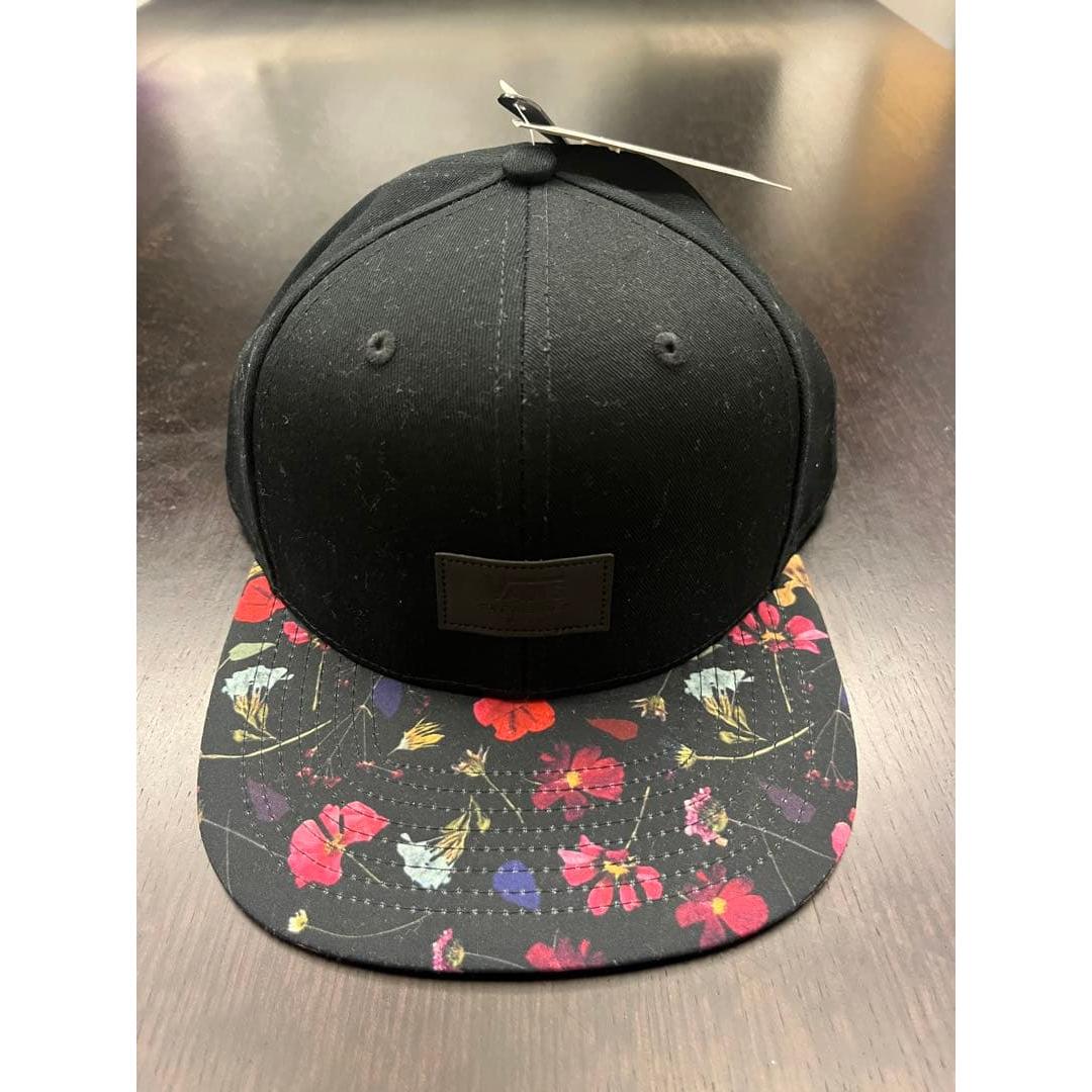 Used [VANS] Brand new with tag Cap Snapback Black