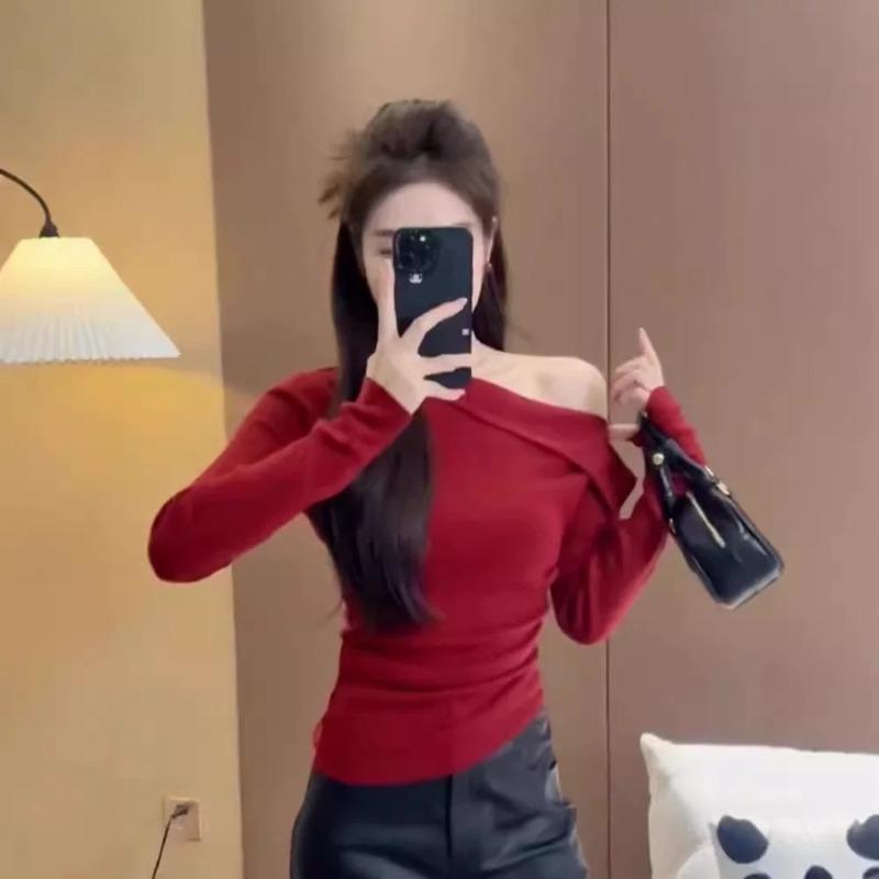 New white slanted shoulder long-sleeved top, women's huge beautiful T-shirt inside, slim-fitting bottoming shirt, early autumn temperament