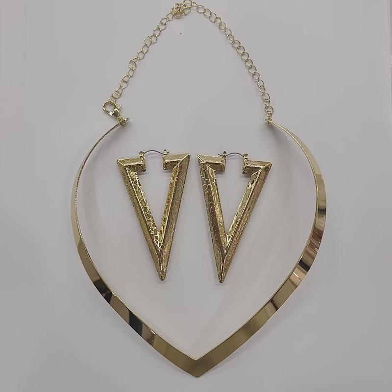 Red Color Simple Triangle Geometric Exaggerated Earrings Choker Necklace Jewelry Set Women Female Party Wedding Accessories