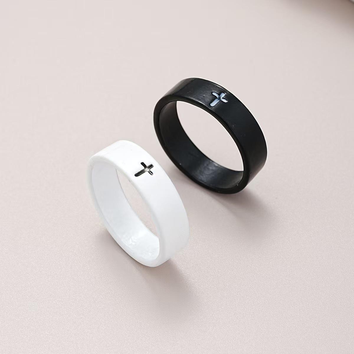 

2023 Креативный черно-белый комплект колец Love - женский, милый, контрастный цвет, 2 шт.