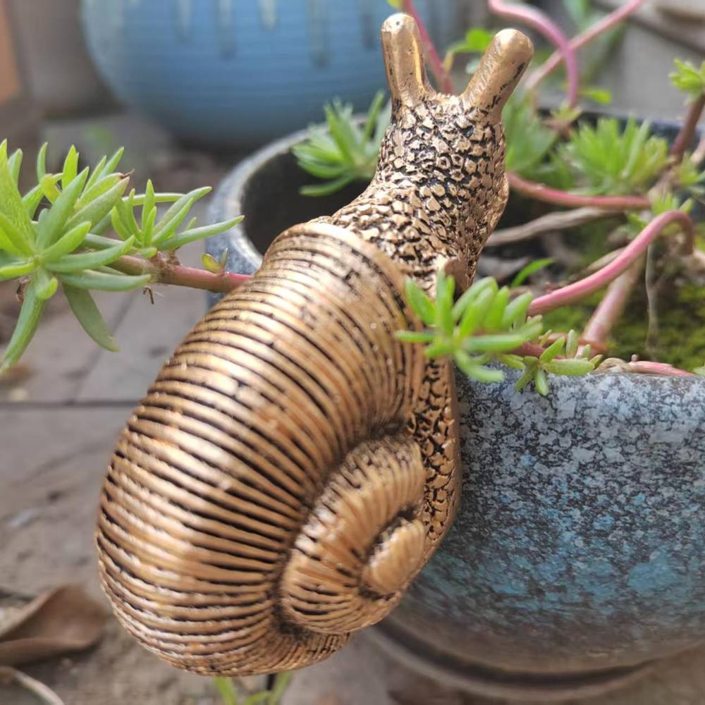 Vintage Climbing Snail Flower Pot Resins Ornaments Mini Snail Figurine Collection Decoration Home Garden Courtyard Art Ornaments