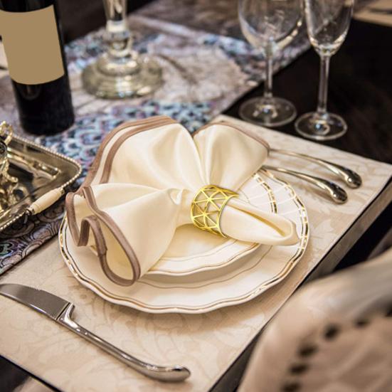 Yousheng 6/12Pcs Golden Napkin Rings Metal Hollow Triangle Circle Design Napkin Holders Buckles Family Dinner Wedding Party Table Decoration