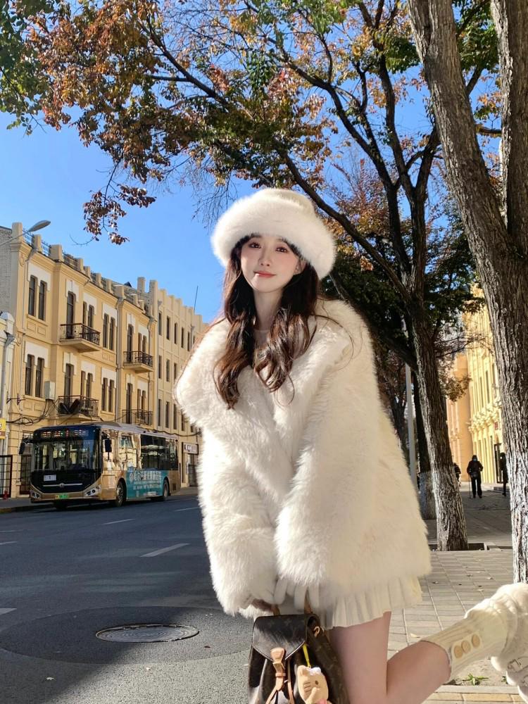 2025 Autumn/Winter Women's Faux Fox Fur Coat - European & American Style