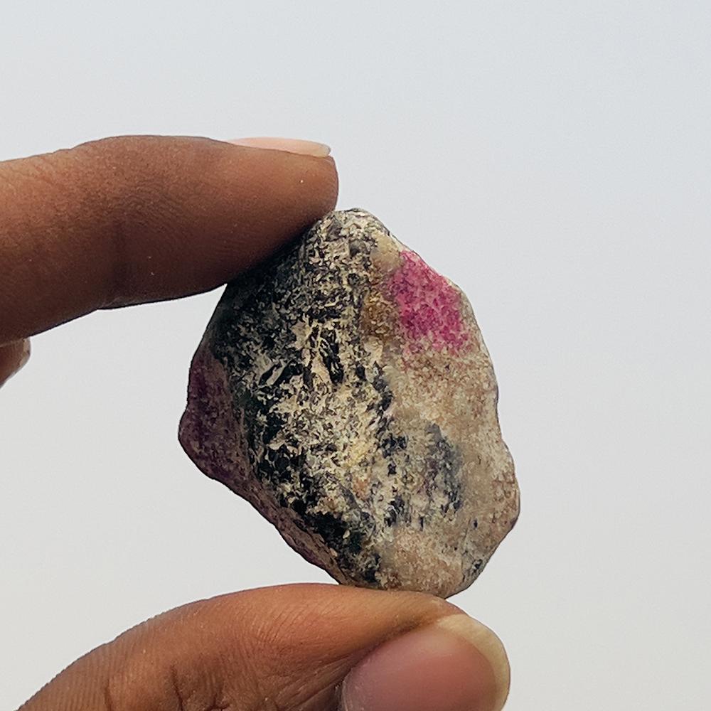 Natural Ruby Loose Gemstone 139.40 Ct Zoisite Uncut Rough From Tanzania for Gemstone Collections