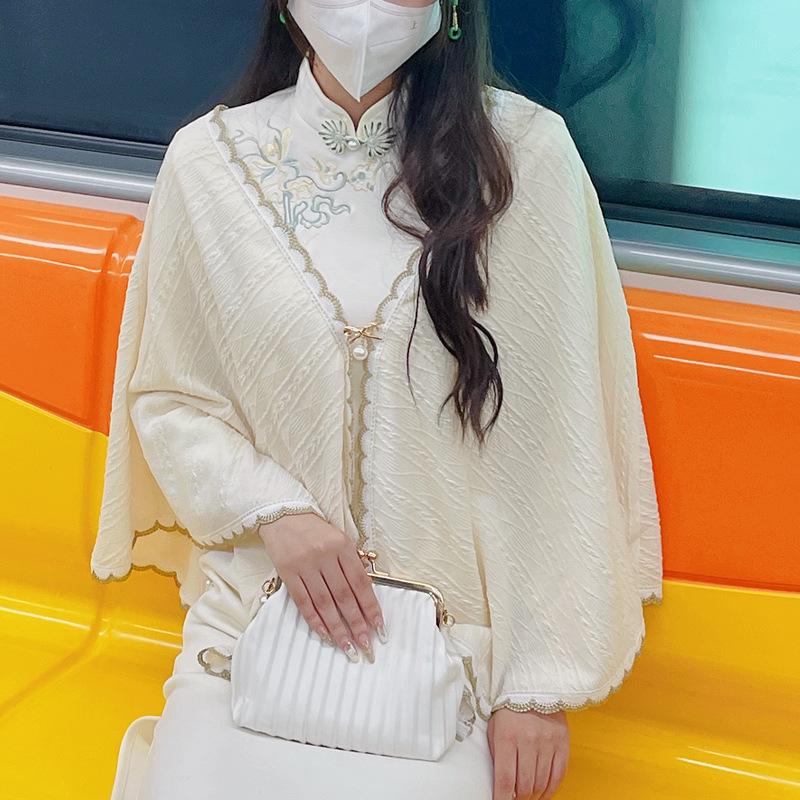Autumn 2022 Retro Chinese-style Knitted Cheongsam Shawl - Elegant & Versatile