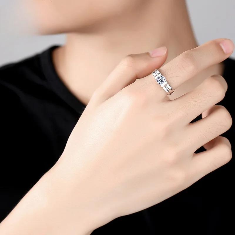Stylish Smooth Band Bull Head Ring for Men,  Platinum Inlaid Arat Moissanite, Suit Leisure and Business Scenes.