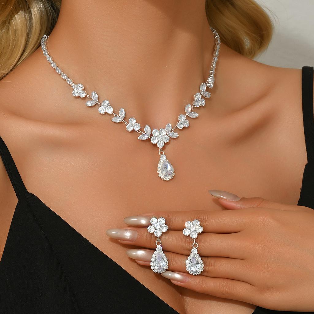Silver Heavy Industry Necklace Earrings Set Luxury Heavy Industry Light Luxury Atmospheric Set Zircon Bridal Set Classic