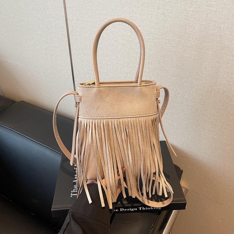 

Retro Tassel Handbag: Autumn/Winter Mobile Phone Bag - Light Luxury Bucket Style хаки