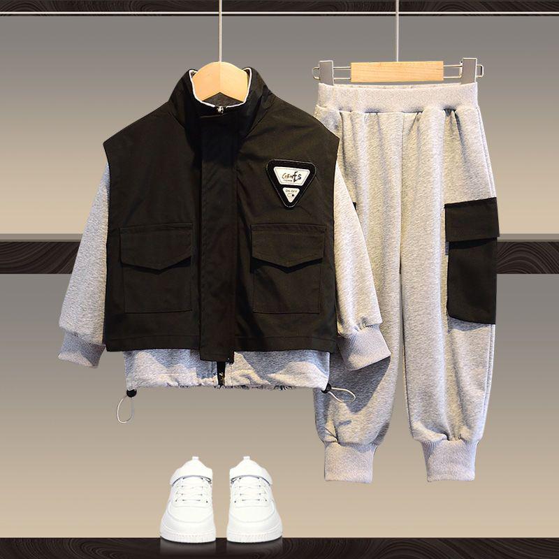 

Модный спортивный костюм-двойка для мальчиков на весну и осень - Коллекция 2025 140cm