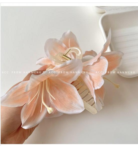 Elegant Purple Lily Flower Hair Claw Clip - Chic, High-End Design for Stunning Updos
