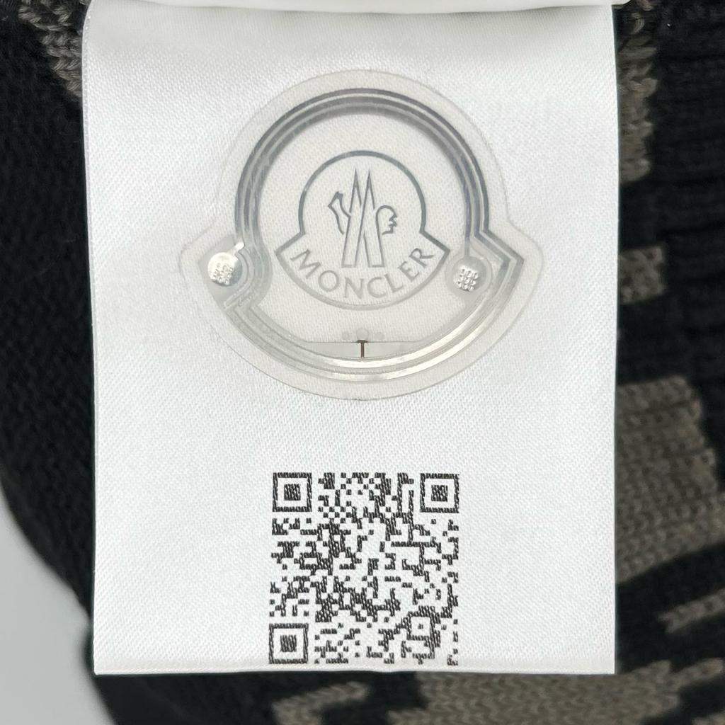 Ausgezeichnete MONCLER Strickmütze BERRETTO Logo-Patch schwarze Baumwolle Damen Gebraucht