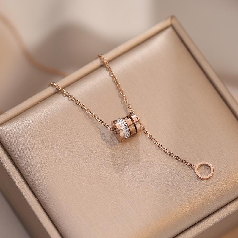 Rzymski Naszyjnik Obroża ze Stali Tytanowej z Chwostem dla Kobiet - Prosty, Elegancki, Popularny Design