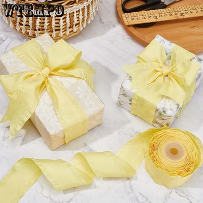 1 Rulo Çift Fırfırlı Kurdele 1,5 İnç Genişlik 10 Yard İpek Saten Kumaş Kurdele Yaprak Kenarlı Kurdele DIY El Sanatları Hediyeler Paketleme Düğün Partisi Dekorasyonu İçin
